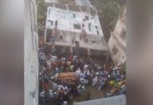 নারায়ণগঞ্জে খালের ওপর ধসে পড়লো ৪ তলা ভবন, এক শিশুর মৃত্যু
